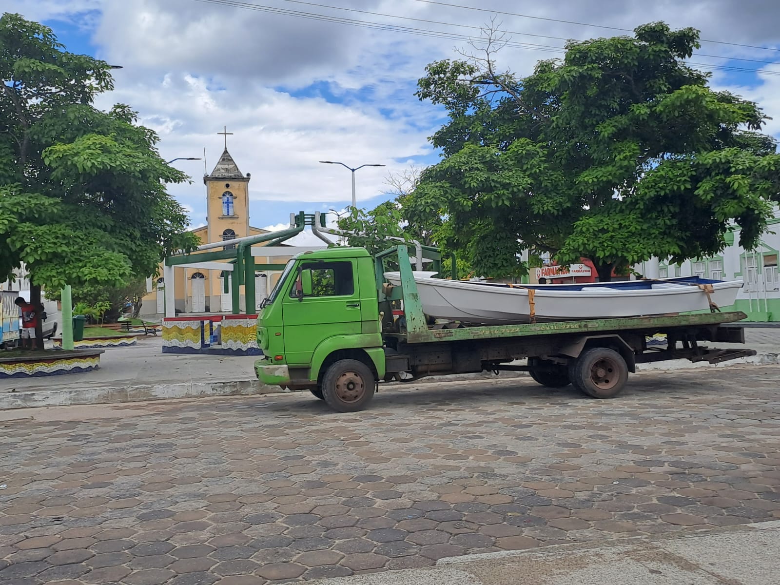 WhatsApp Image 2025-10-24 at 13.37.02 (1)